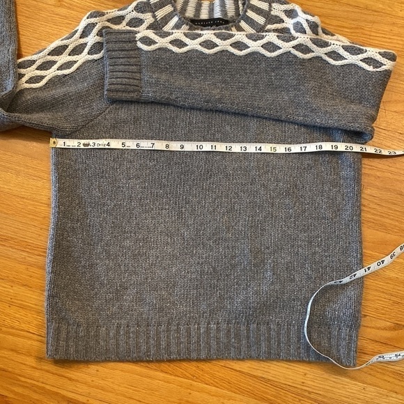 Endless Rose Sweater, Long Sleeve, Gray & White Accent, Braided - Picture 9 of 11